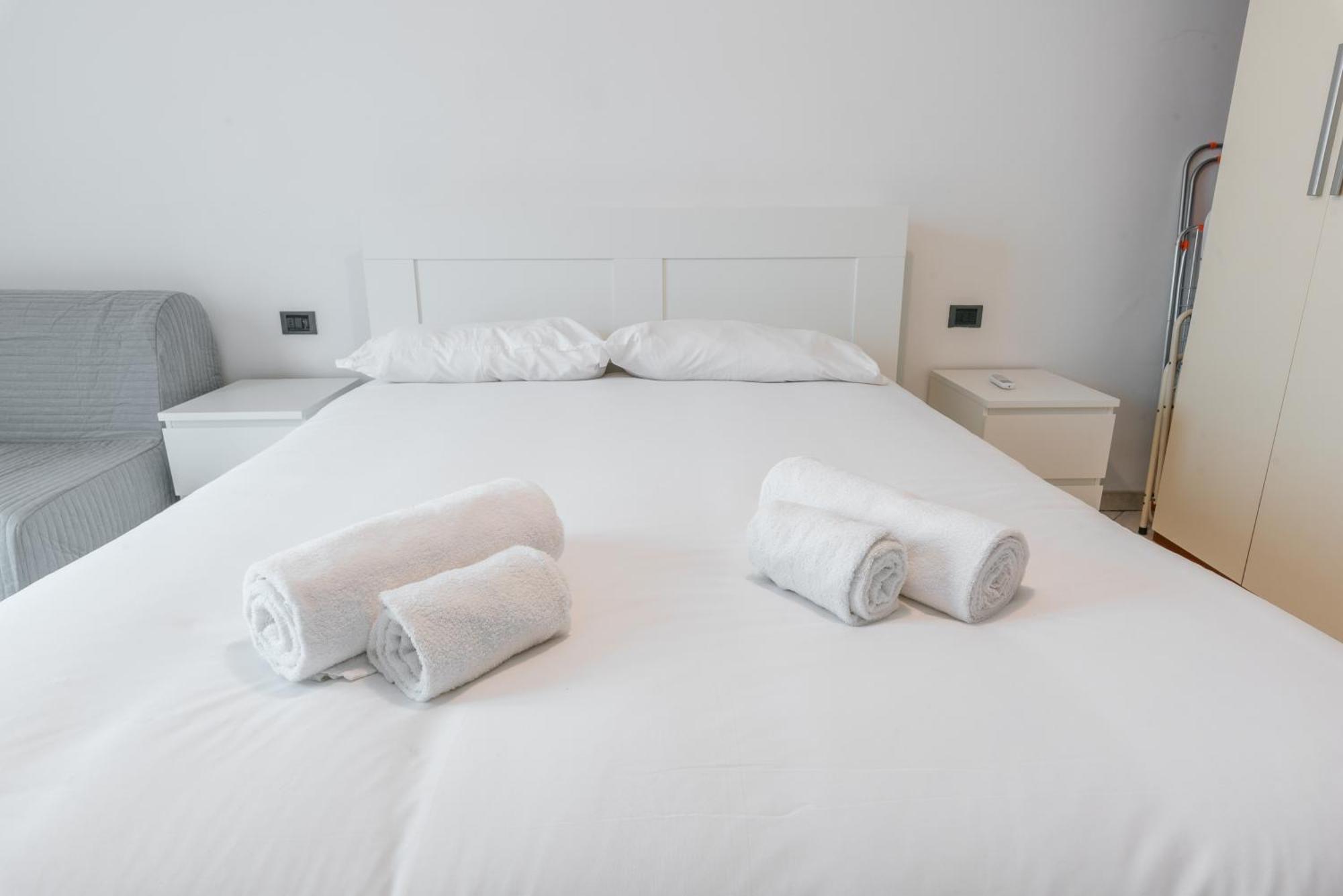 Ihost Apartment - De Andreis 11 ميلان المظهر الخارجي الصورة